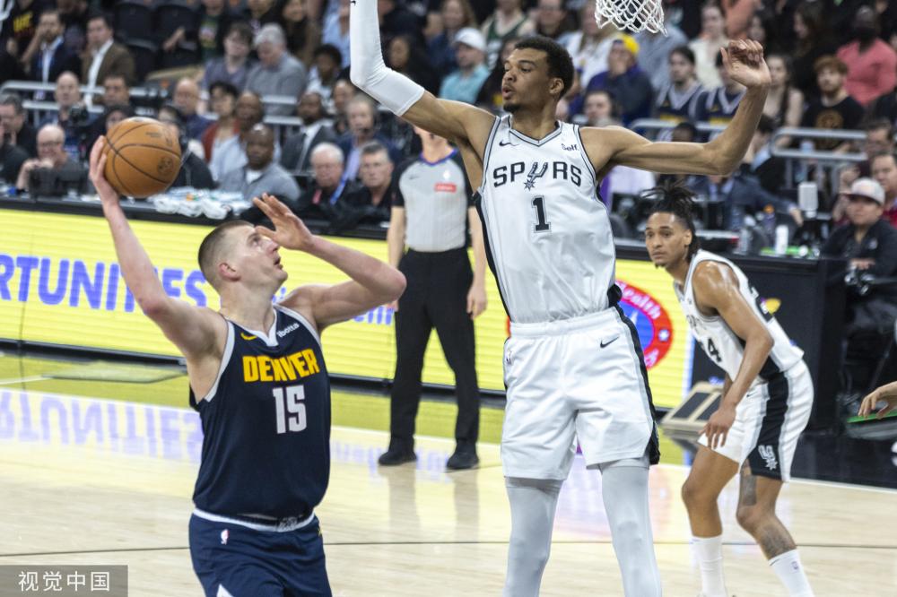 中国队应立 中国队应立