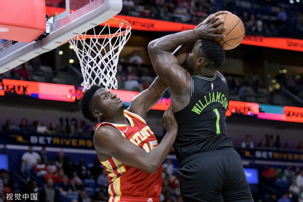 屡屡给球迷 屡屡给球迷